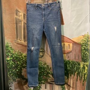 Hollister High Rise distressed jean legging